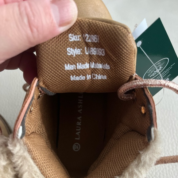 Laura Ashley Toddlers’ Boots - NWOT Size 5, NWT Size 10 - Picture 6 of 6